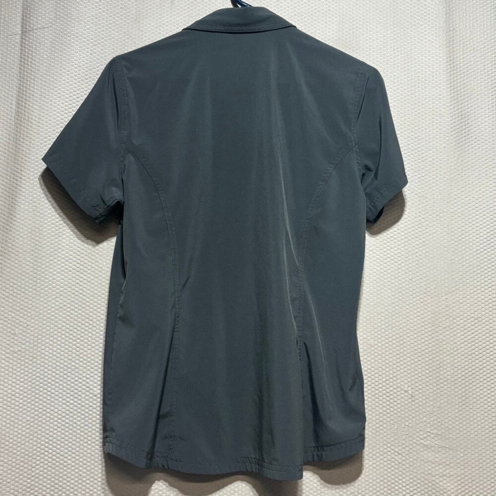 Eddie Bauer Womens Size M Button Shirt Short Sleeve Gray Outdoor Hiking Travel - Picture 9 of 9